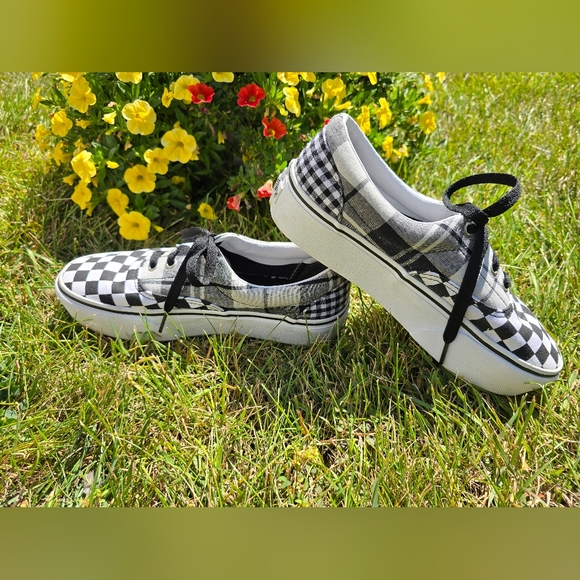 Vans Black and White Platform Checkered Plaid Sneakers - Picture 6 of 7